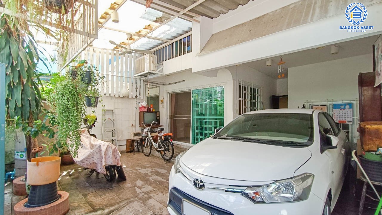 *****ทาวน์เฮ้าส์มือสอง 3 ชั้น ซอยสมเด็จพระเจ้าตากสิน5 เนื้อที่ 22 ตร.ว. ฟังก์ชัน 4 ห้องนอน 3 ห้องน้ำ 1 ที่จอดรถ แถมฟรี!!  เครื่องปรับอากาศ 3 เครื่อง, เครื่องทำน้ำอุ่น 2 เครื่อง ทำเลดี เดินทางสะดวก เชื่อมต่อ ถ.กรุงธนบุรี, ถ.สมเด็จพระเจ้าตากสิน, ถ.เจริญรัถ ใกล้ไอคอน สยาม และ รถไฟฟ้าสายสีเขียว "สถานีวงเวียนใหญ่"